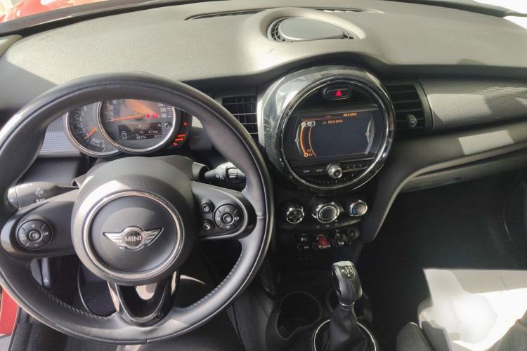 Used  MINI 2016 1.5T COOPER Five-Door Edition
