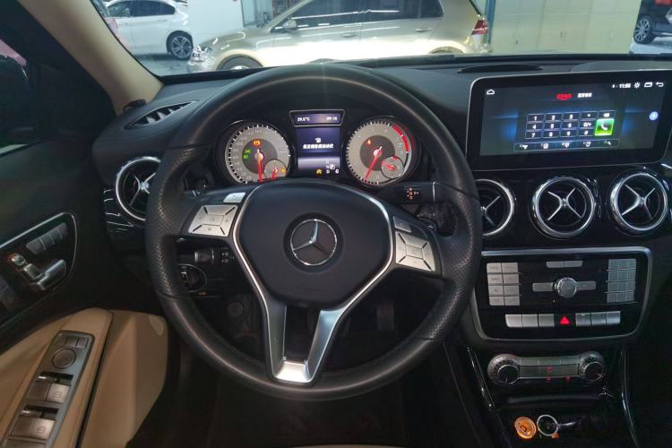 Used Mercedes-Benz GLA 2016 GLA 200 Fashion Model

