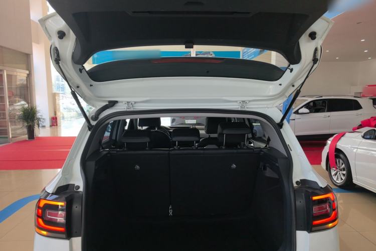 Used Volkswagen Tacqua 2023 200TSI DSG Joy-Connect Edition
