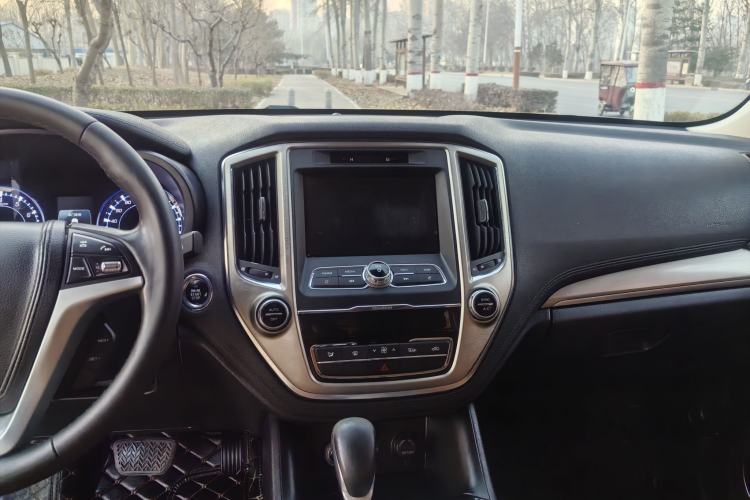 Used Changan CS95 2017 2.0T Two-Wheel Drive Zhitu Edition
