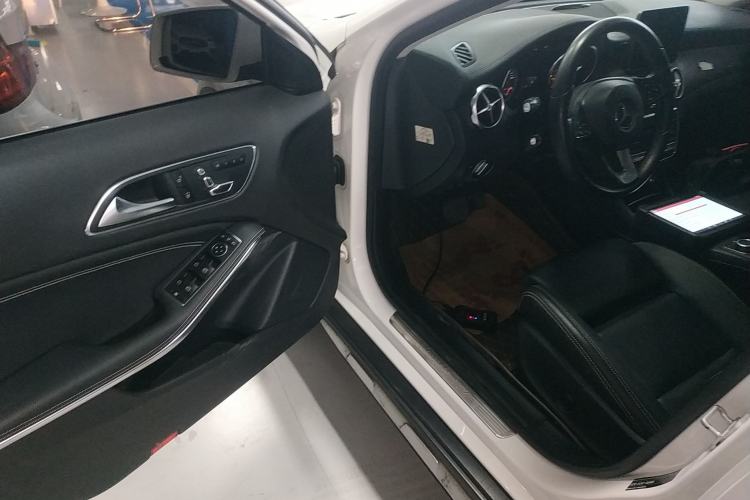 Used Mercedes-Benz GLA 2017 GLA 220 4MATIC Fashion Model
