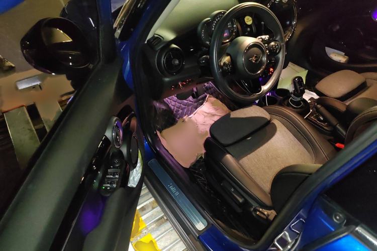 Used  MINI 2019 1.5T COOPER Classic Edition Five-Door Version
