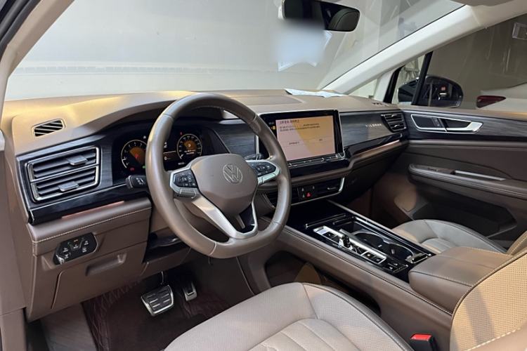 Used Volkswagen Viloran 2023 380TSI Luxury Edition
