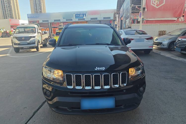 Used  Compass 2014 Revised Version 2.0L Two-Wheel Drive Entry-Level Edition
