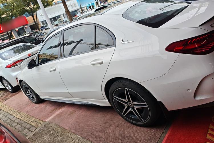 Used Mercedes-Benz C-Class 2024 Facelifted C-Class 260 L Night Edition Sports Version
