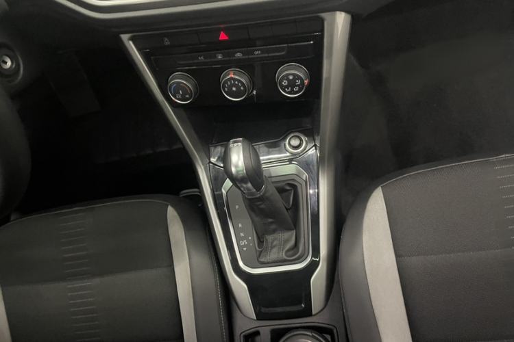 Used Volkswagen T-ROC 2018 230TSI DSG Two-Wheel Drive Advanced Version China V Standard
