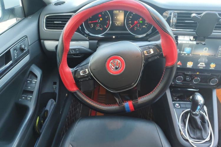 Used Volkswagen Sagitar 2017 230TSI Automatic Comfort Version