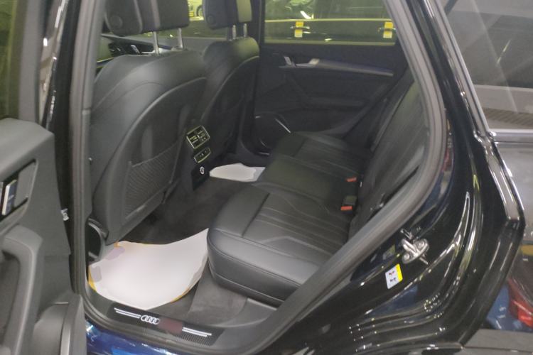 Used Audi Q5L 2025 quattro 45th Anniversary Edition 40 TFSI Luxury Dynamic Model
