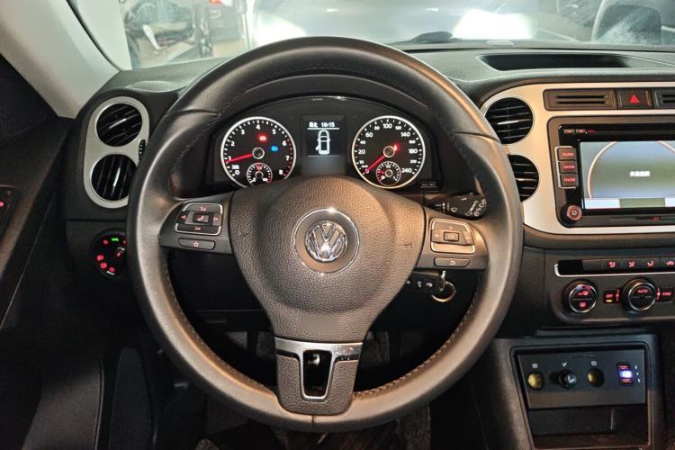 Used Volkswagen Tiguan 2015 1.8TSI Manual Two-Wheel-Drive Limited Edition
