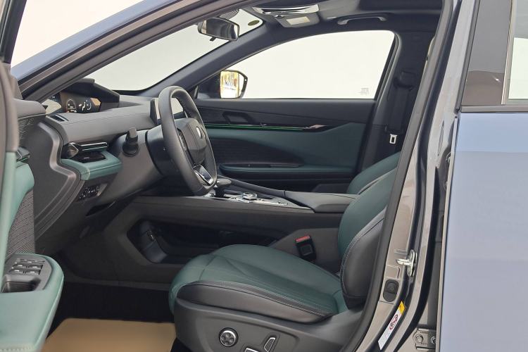 Used Changan UNI-V iDD 2024 Blue Whale Smart Electric iDD 136km Luxury Model