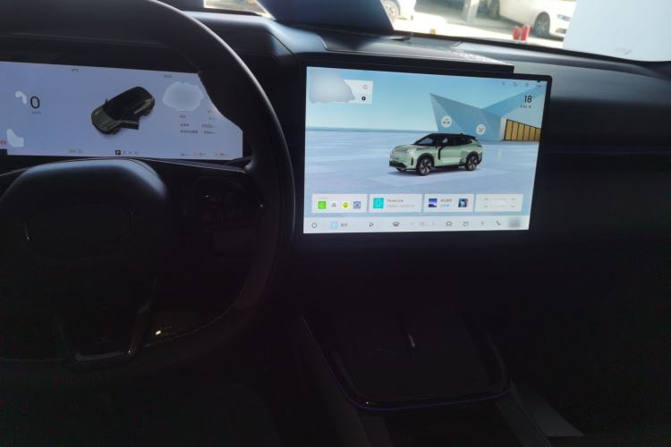 Used Lynk & Co 08 EM-P 2025 220 km All-Wheel-Drive Performance Halo