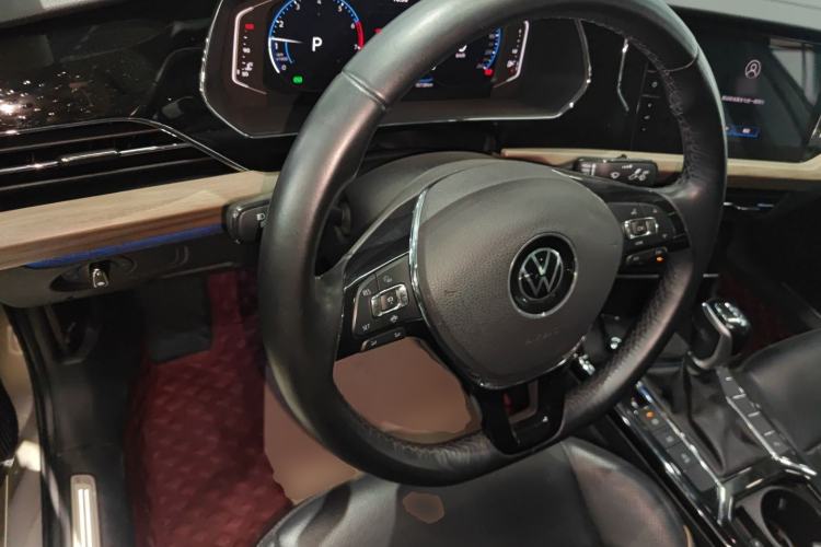 Used Volkswagen Passat 2020 Revised Version 330TSI Luxury Edition China VI Standard
