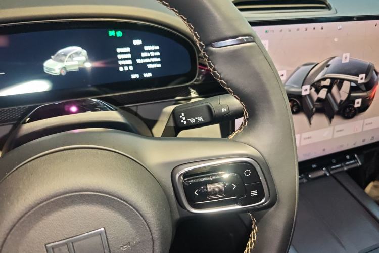 Used Zeekr 7X 2025 100 kWh Long-Range Rear-Wheel Drive with Intelligent Driving Features
