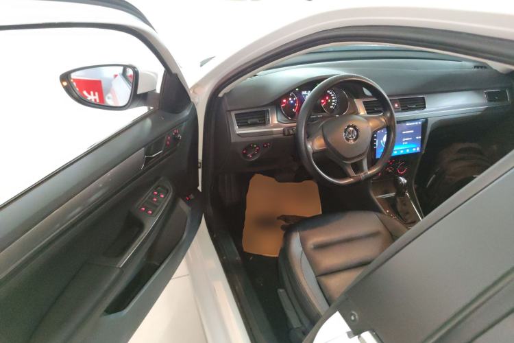 Used Volkswagen Bora 2017 1.6L Automatic Fashion Model