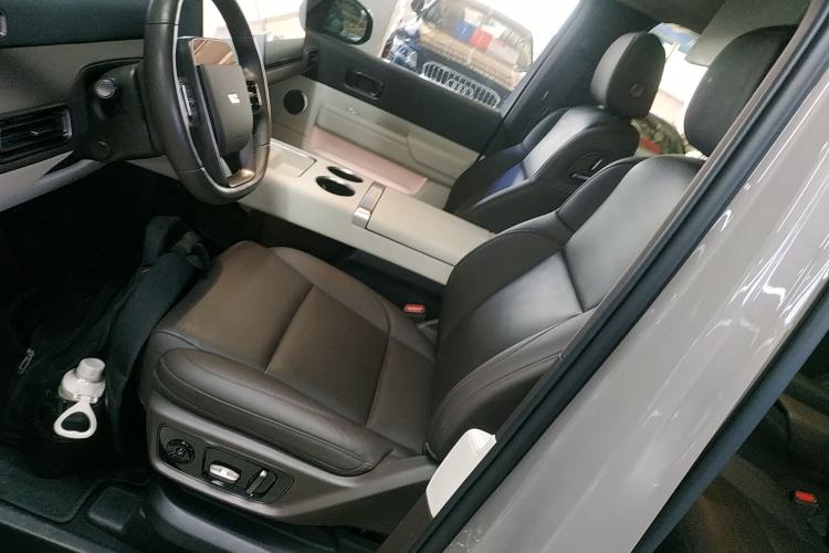 Used Li Auto MEGA 2024 Ultra Model
