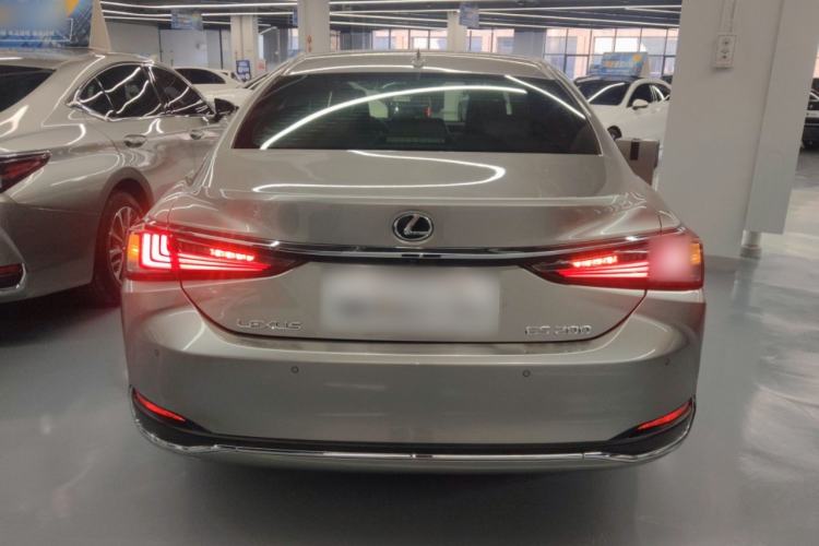 Used Lexus ES 2021 200 Excellence Edition
