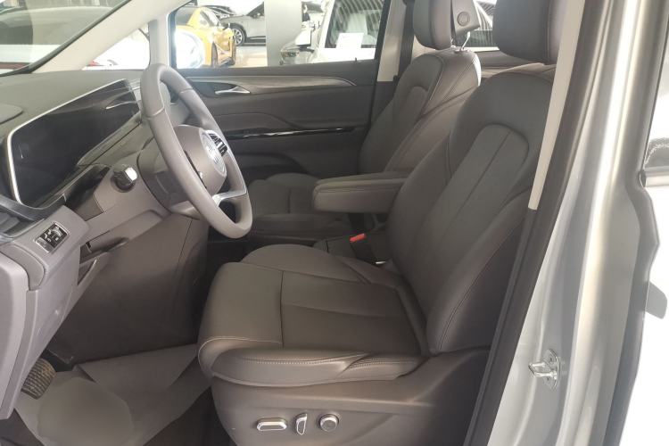 Used Buick GL8 New Energy 2025 Lushang First-Drive Edition 7-Seater