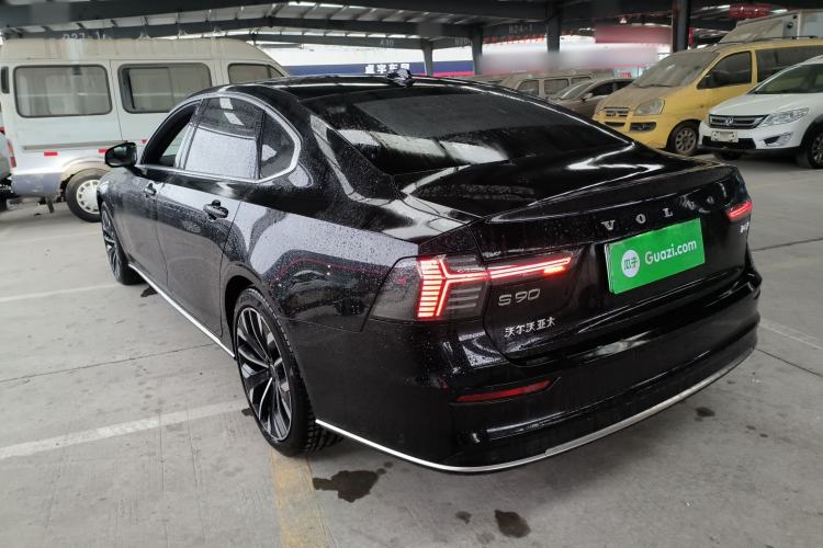 Used Volvo S90 New Energy 2026 Plug-in Hybrid Four-Wheel Drive Long-Range Luxury Smart Edition
