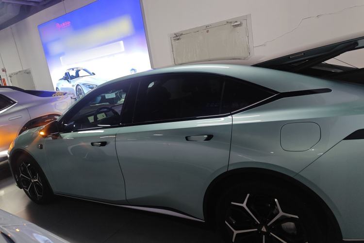 Used  SL03 2023 200Max Range-Extended Version
