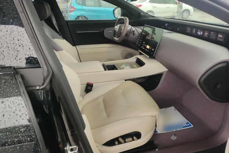 Used  12 2025 Ultra Extended-Range Edition
