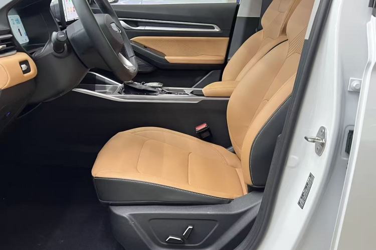 Used Geely Auto Emgrand 2025 4th Generation 1.5L CVT Flagship Version
