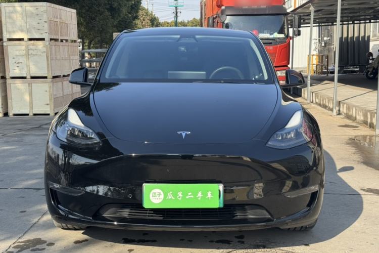 Used Tesla Model Y 2022 Long-Range All-Wheel-Drive Version