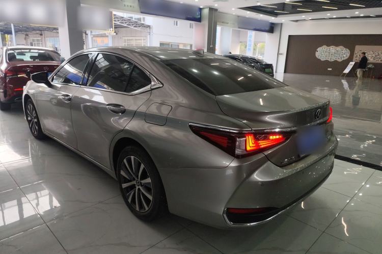 Used Lexus ES 2020 200 Excellence Edition
