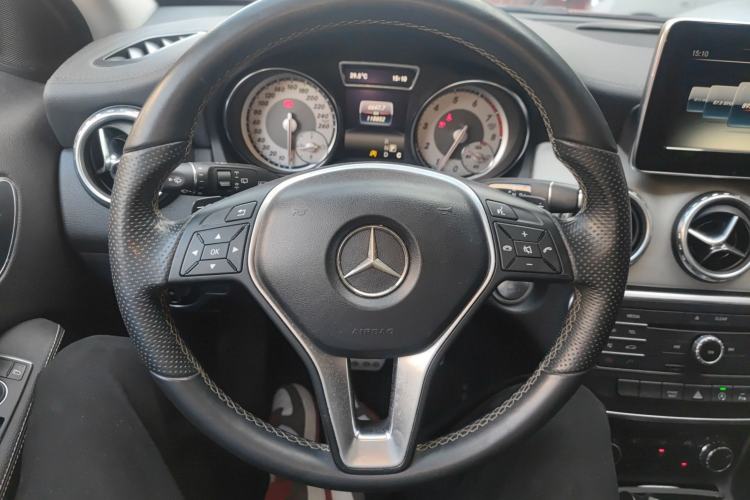 Used Mercedes-Benz GLA 2016 GLA 200 Fashion Model