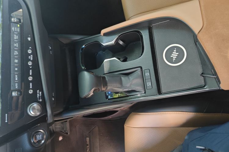 Used Lexus ES 2022 200 Excellence Edition
