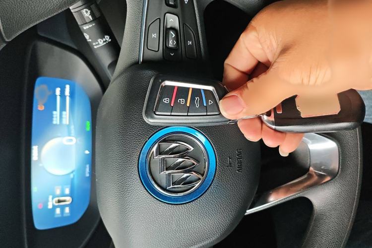 Used Buick Velite 6 2023 430km Range Commuter Version
