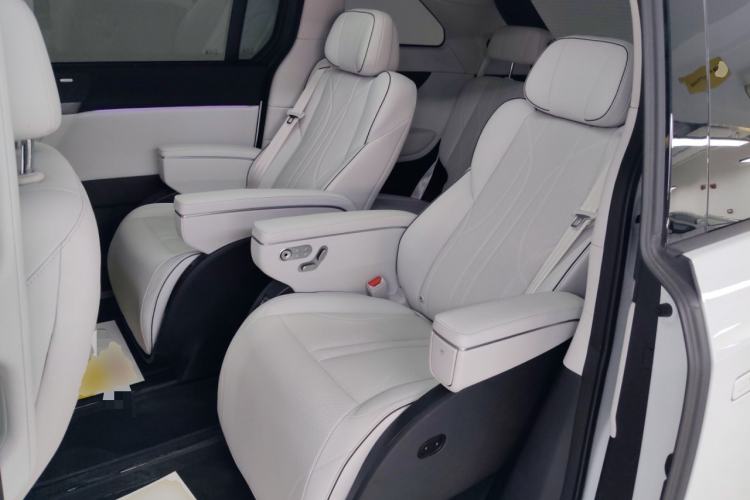 Used XPeng X9 2024 640 All-Wheel Drive High-Performance Max
