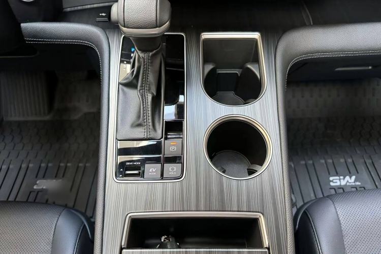 Used Toyota Sienna 2023 2.5L Hybrid Deluxe Edition
