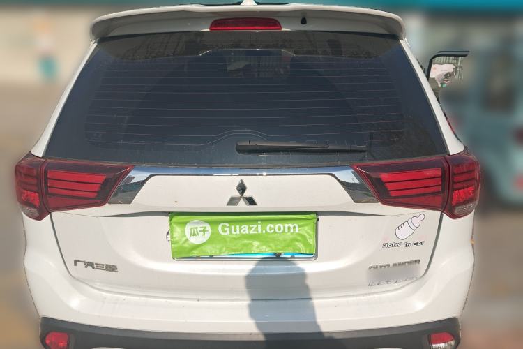 Used Mitsubishi Outlander 2019 2.0L Two-Wheel Drive Comfort Edition 5 Seats China VI Standard
