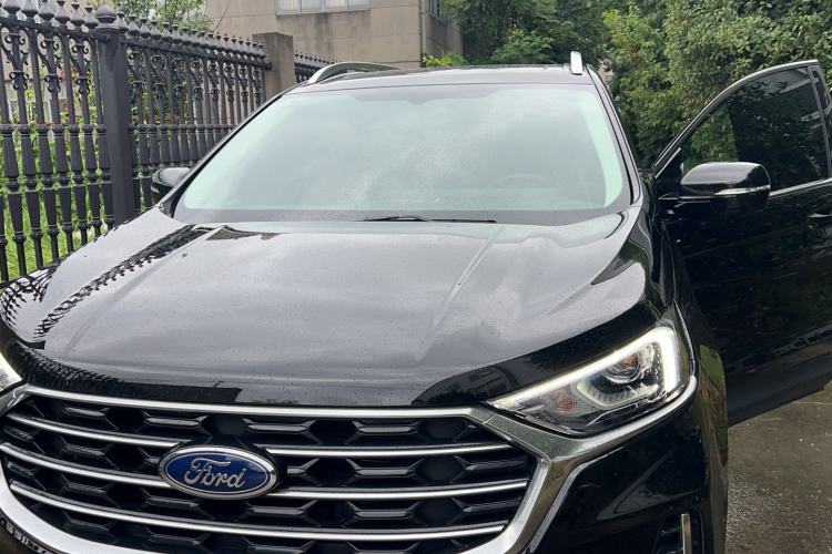 Used Ford Edge 2022 PLUS EcoBoost 245 Four-Wheel Drive Platinum Edition 7-Seater
