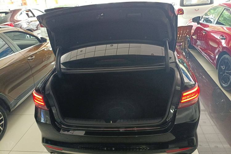 Used Kia K5 2016 2.0L Automatic LUX
