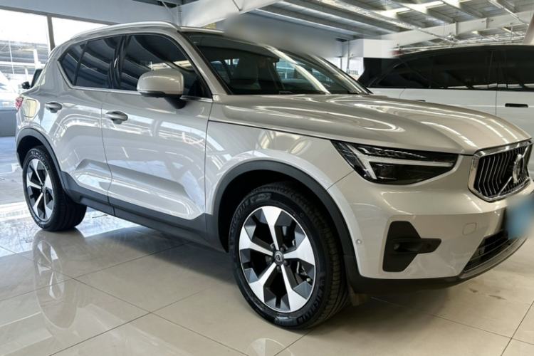 Used Volvo XC40 2023 B4 4x4 Smart Luxury Edition