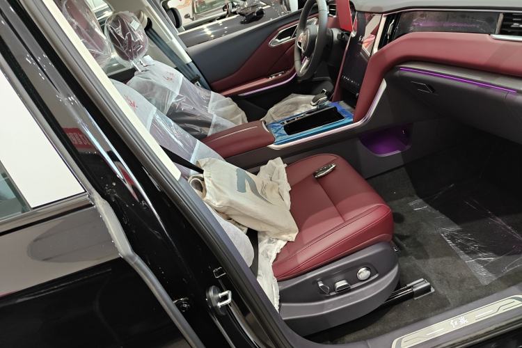 Used Hongqi HS7 PHEV 2025 Model 2.0T PHEV Four-Wheel Drive 2 Million Units Commemorative Edition 6-Seater