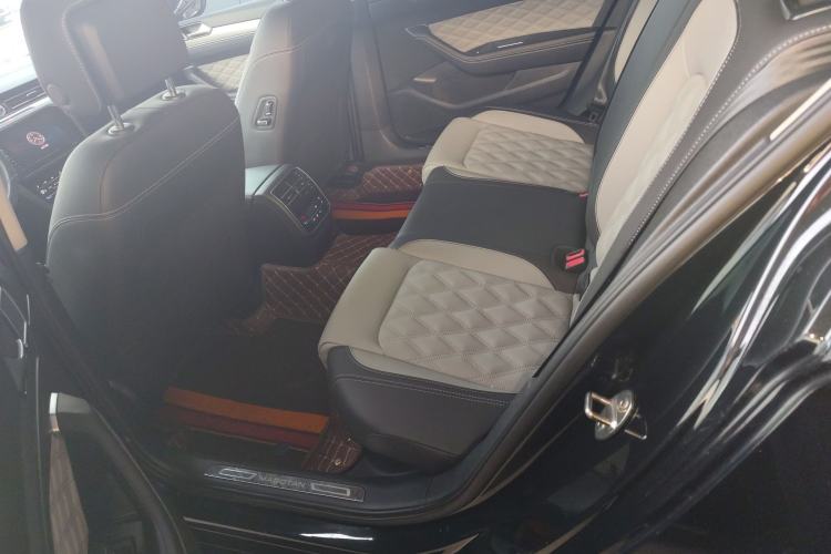 Used Volkswagen Magotan 2023 2 Million Units Limited Edition 330TSI DSG Leading Version