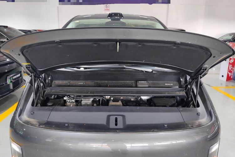 Used Li Auto MEGA 2024 Ultra Model
