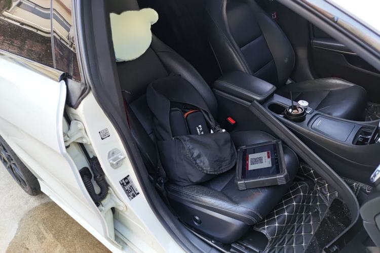 Used Mercedes-Benz CLA 2014 CLA 260 4MATIC
