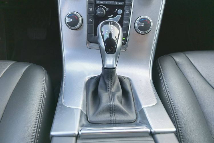 Used Volvo V60 2017 T4 Smart Edition China V Standard