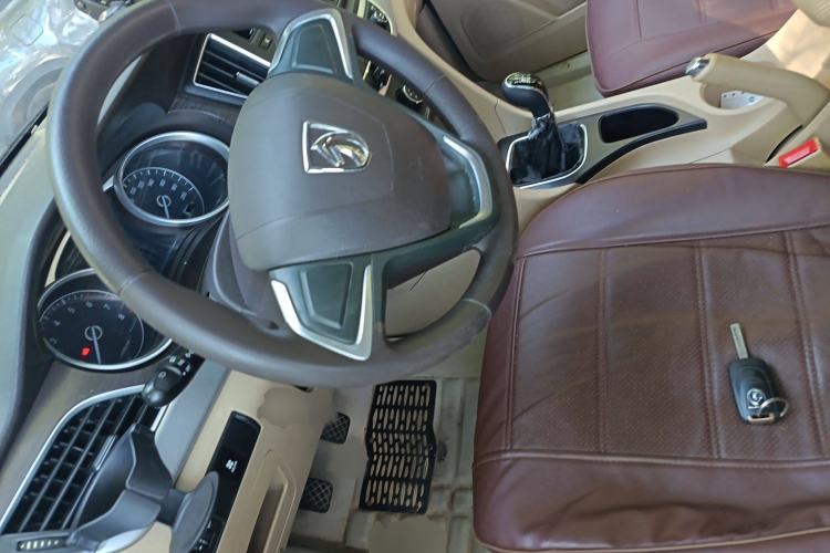 Used Baojun 730 2016 Revised Version 1.5L Manual Standard Model 5 Seats
