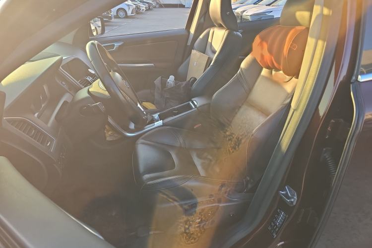 Used Volvo XC60 2015 T5 AWD Zhiyuan Edition
