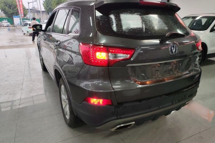 Used Changan CS75 2017 Shangkui Edition 1.5T Manual Fengxiang Model
