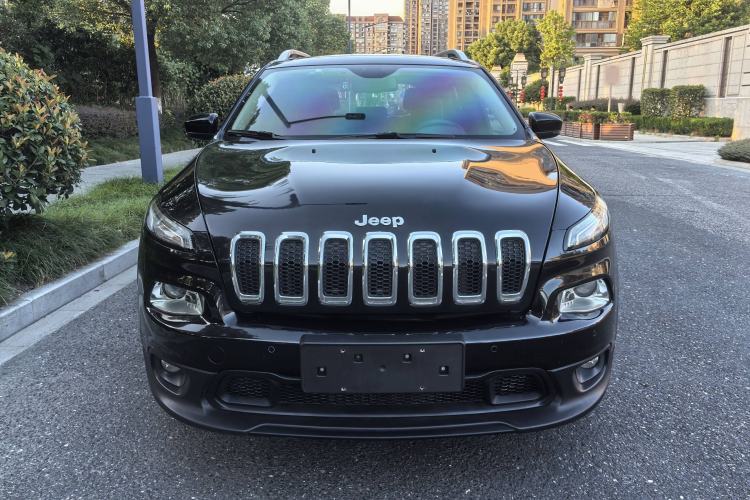 Used  Cherokee 2016 2.4L Leading Edition
