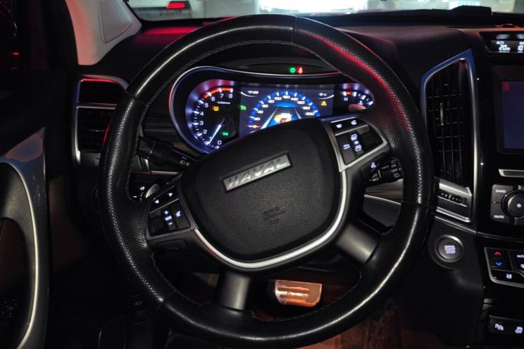 Used Haval H9 2017 2.0T Gasoline 4x4 Luxury 7-Seater
