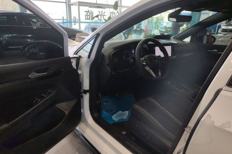 Used Volkswagen Golf 2023 Facelift 280TSI DSG R-Line Lite