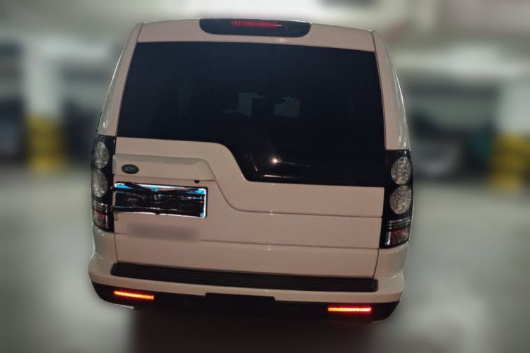 Used Land Rover Discovery 2016 3.0 SC Obsidian Black Heritage Edition SE
