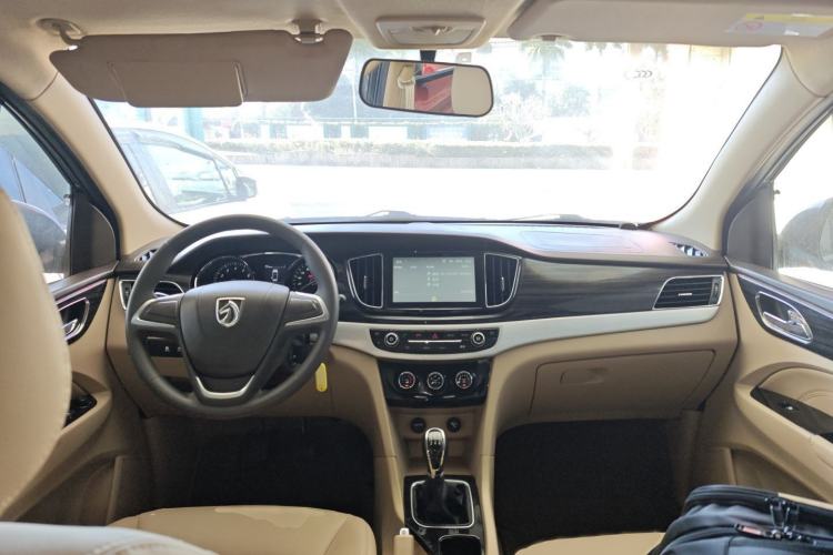 Used Baojun 730 2016 1.5L Manual Comfort Version 7 Seats China V Emission Standard