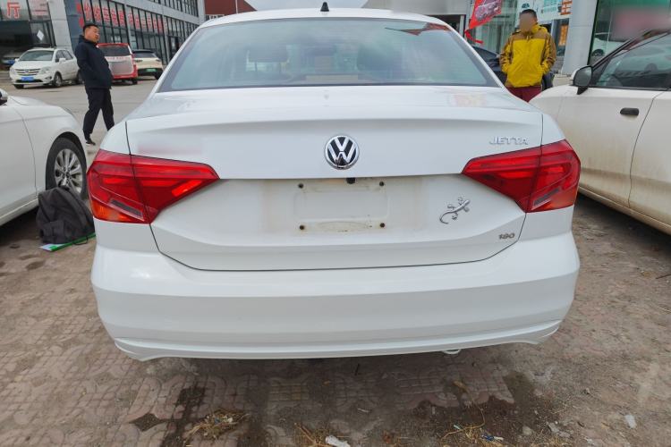 Used Volkswagen Jetta 2017 1.5L Manual Fashion Edition